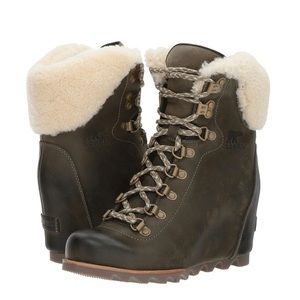 Sorel Conquest Wedge Shearling Boot